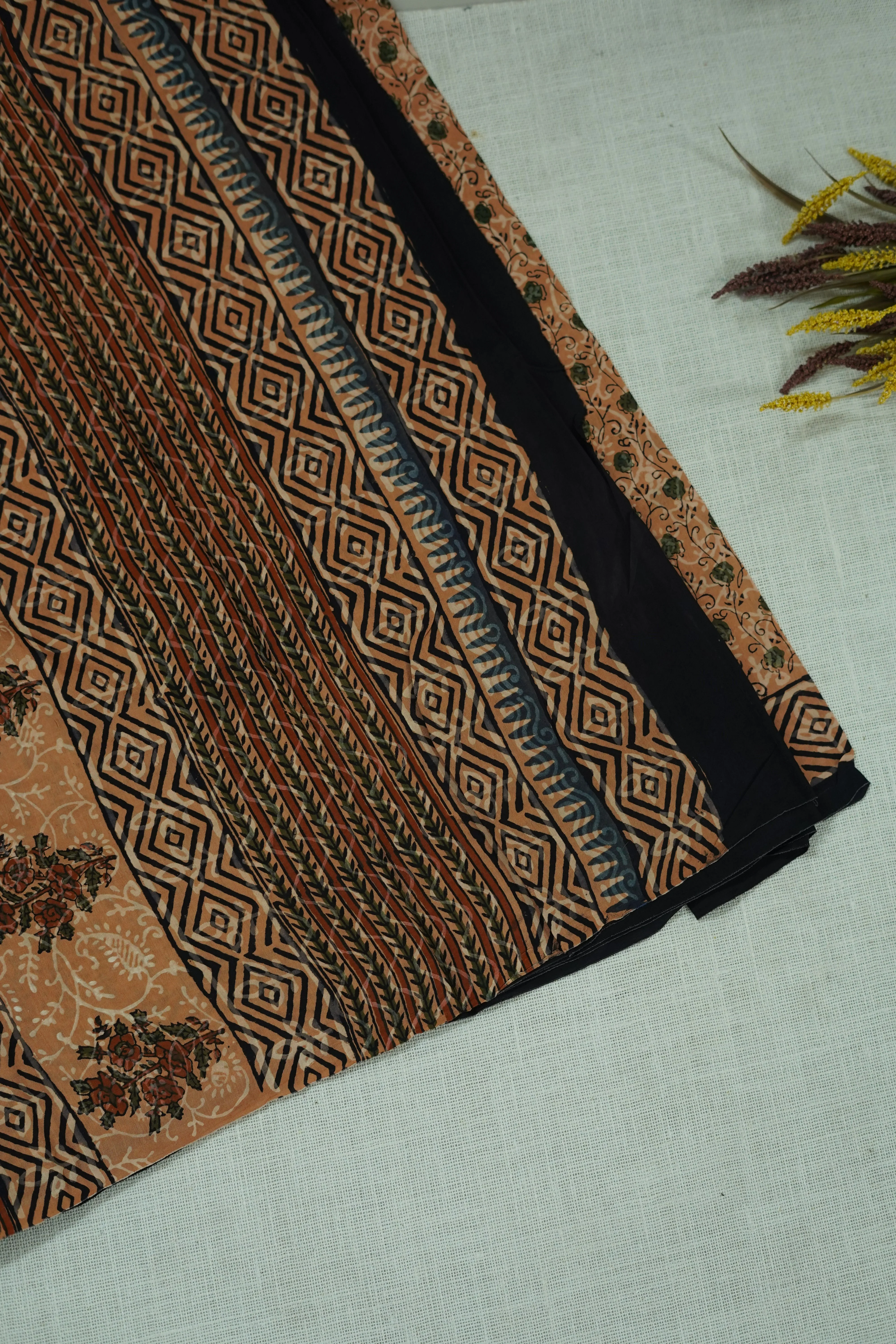 Beige Floral Print Chettinad Cotton Saree - Image 3