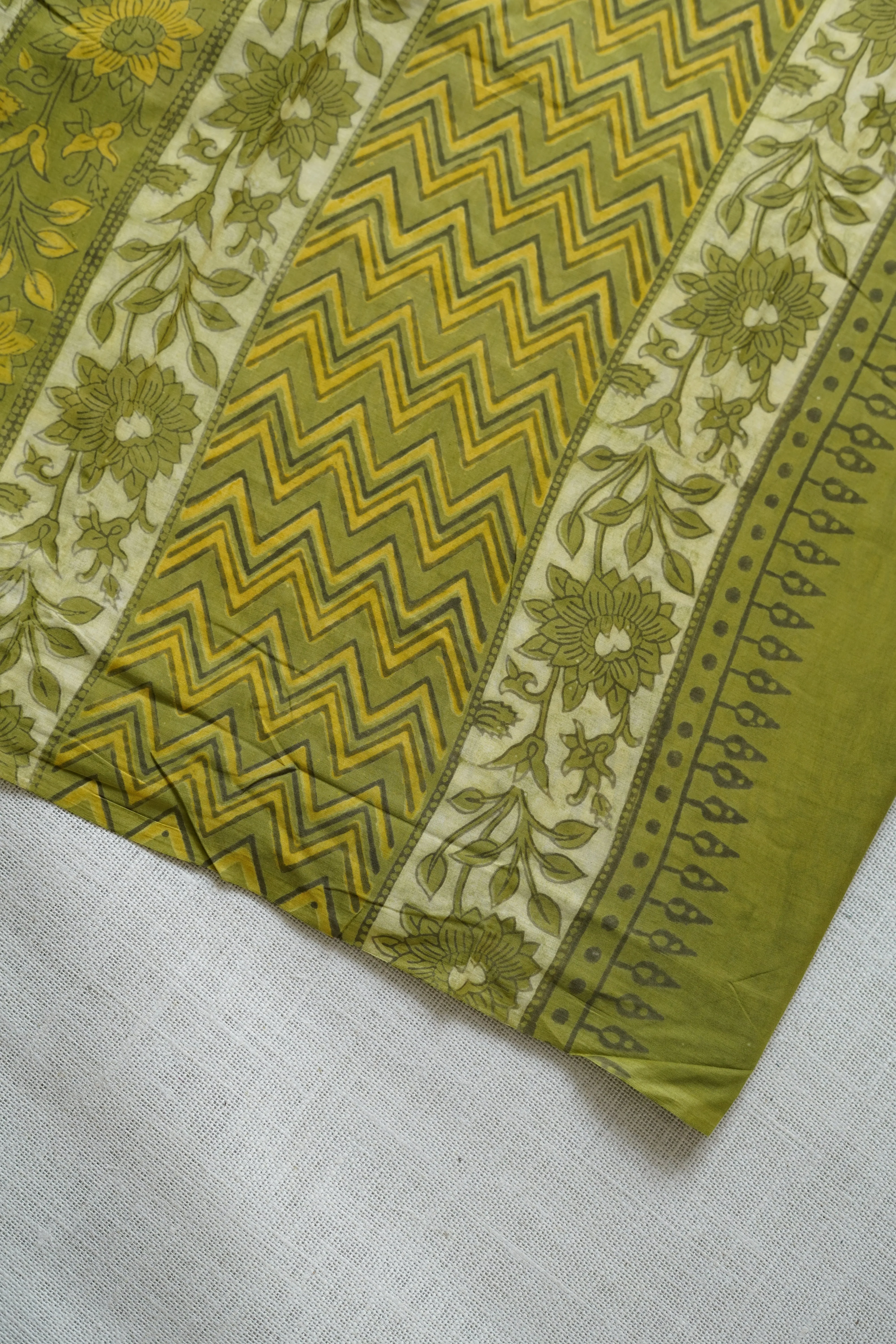 Beige with Yellow Green Floral Print Handloom Chettinad Cotton Saree - Image 3