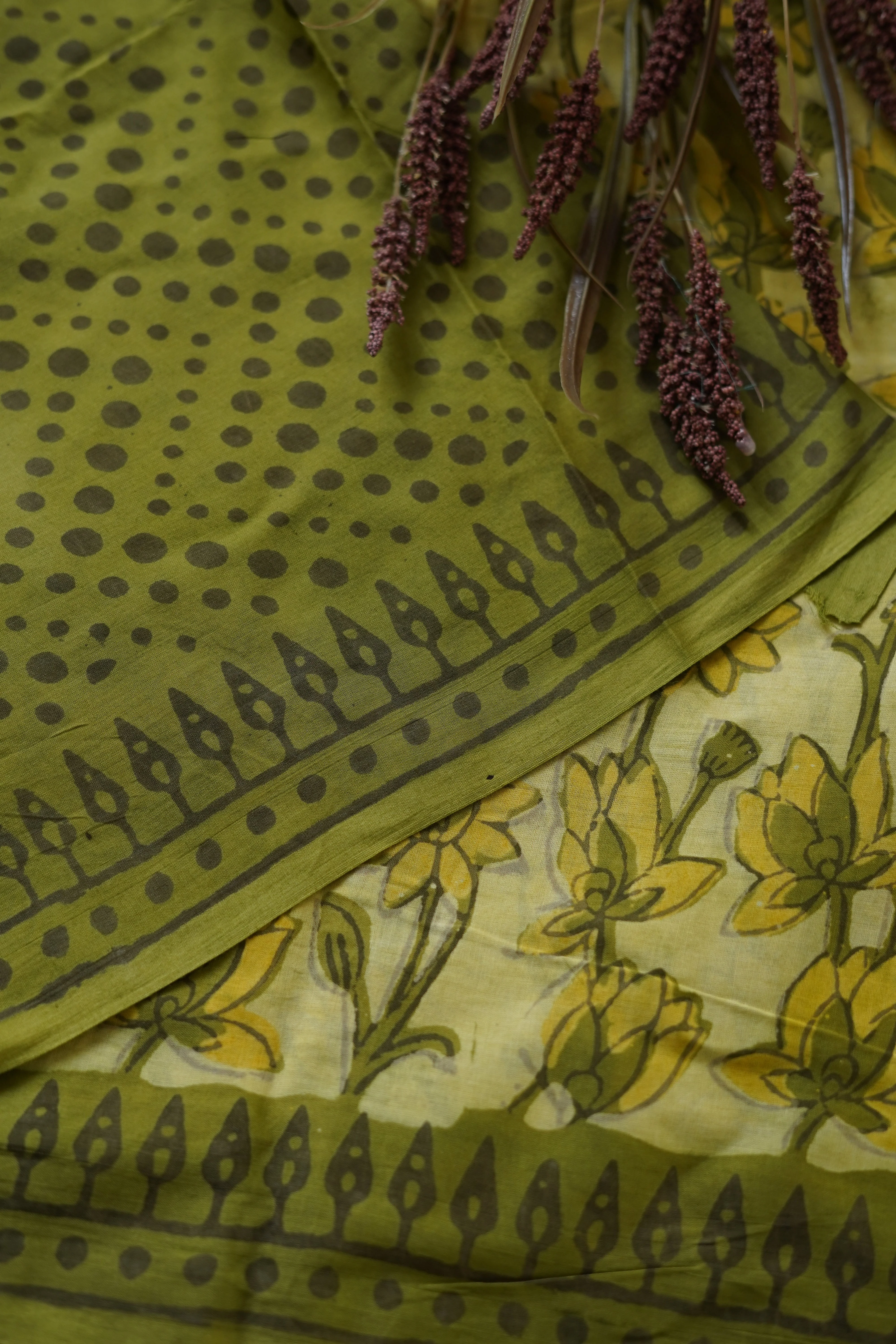 Beige with Yellow Green Floral Print Handloom Chettinad Cotton Saree - Image 4