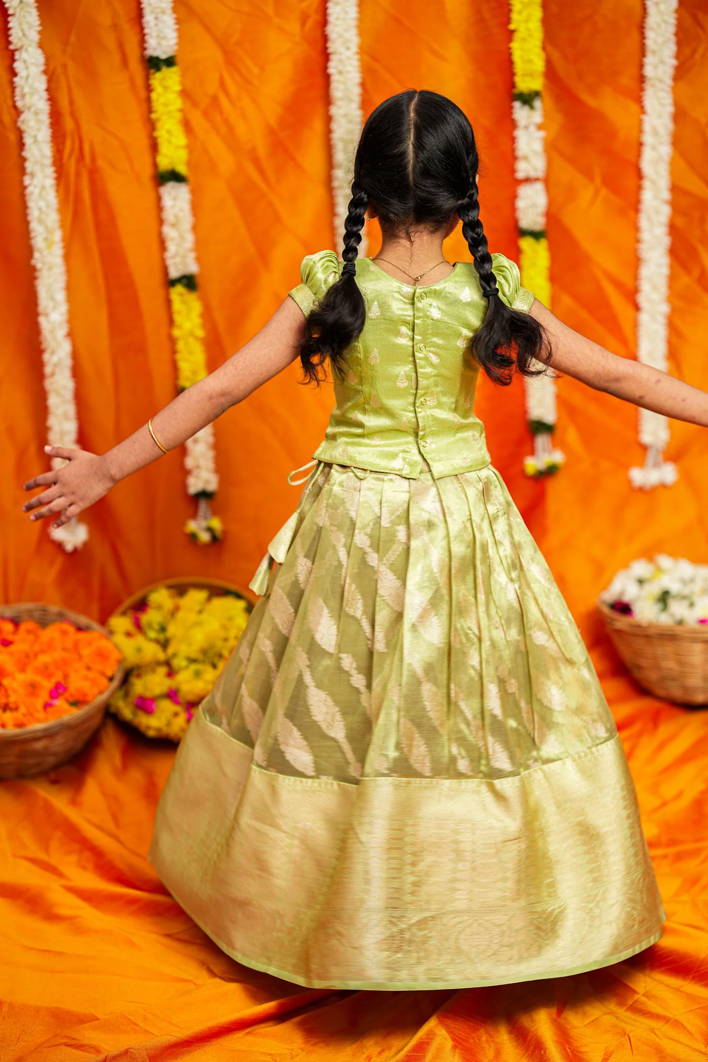Aalaya Green Banarasi Mom & Me Set - Image 17