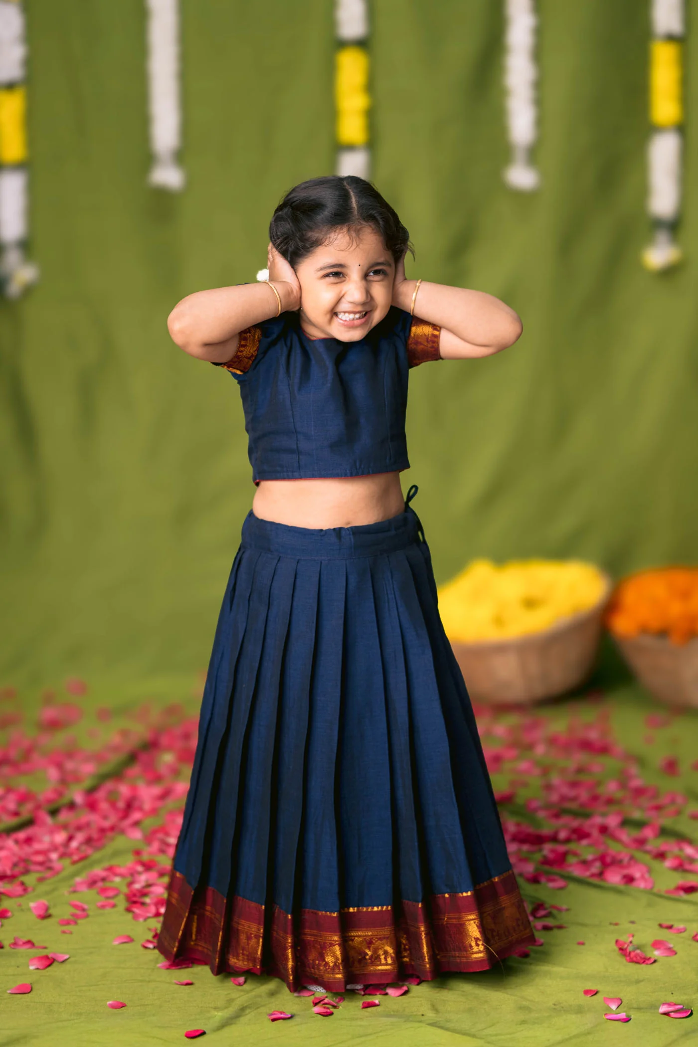 Ezhili Navy Croptop & Skirt mini (Set of 2) - Image 4
