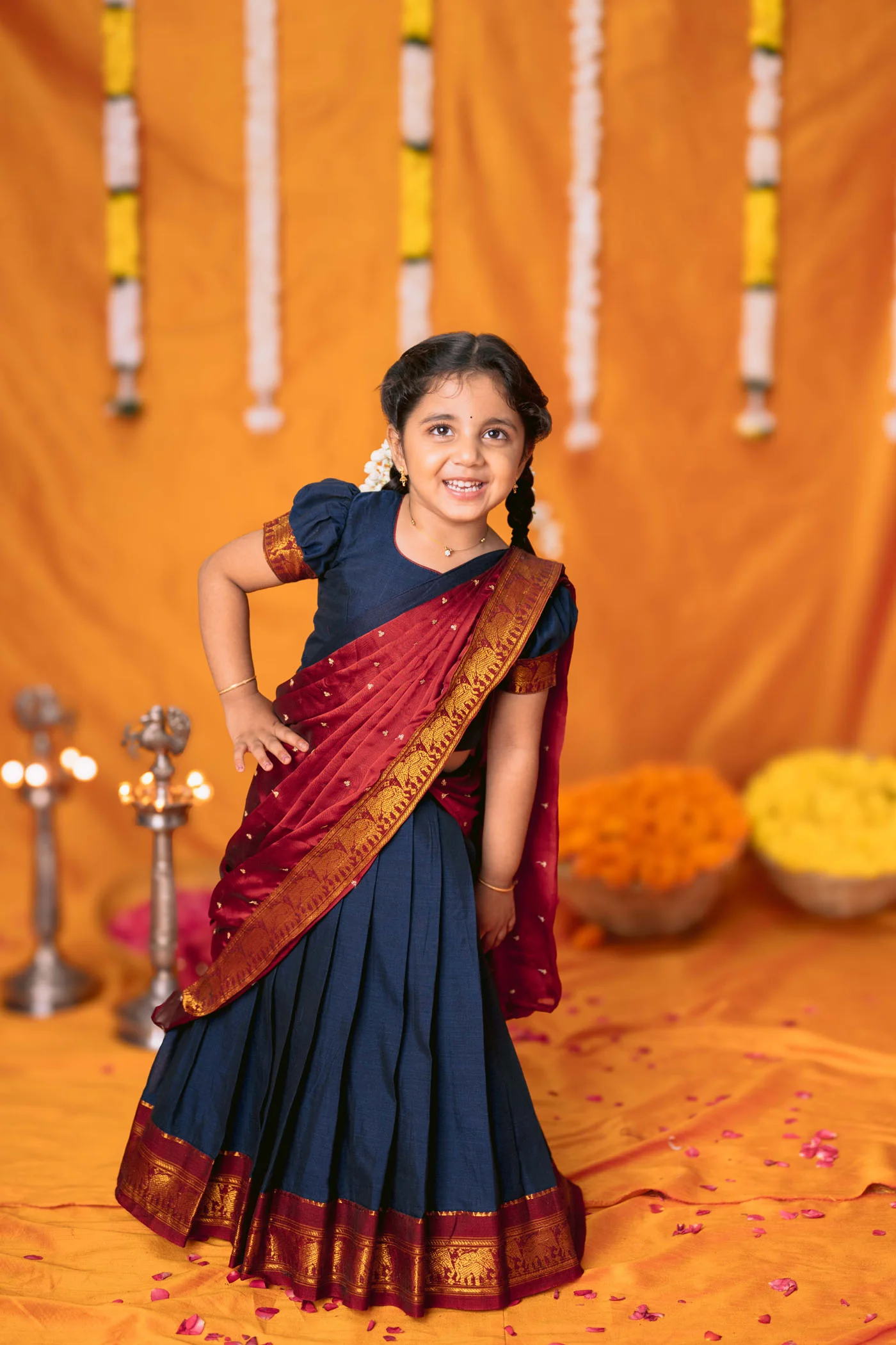 Ezhili Navy Handloom Half Saree mini (Set of 3) - Image 4