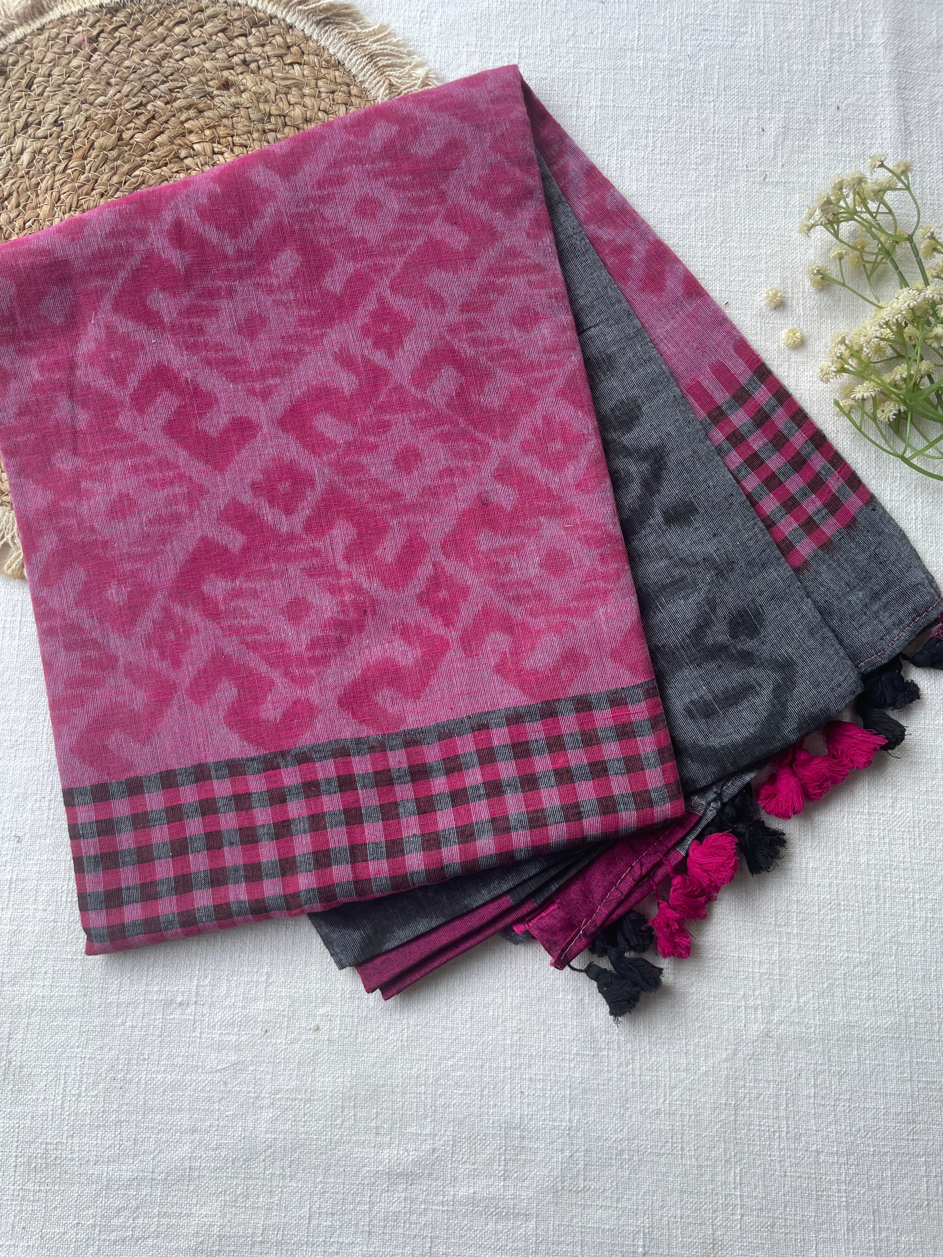 Grey Mul Mul Cotton Saree - Image 2