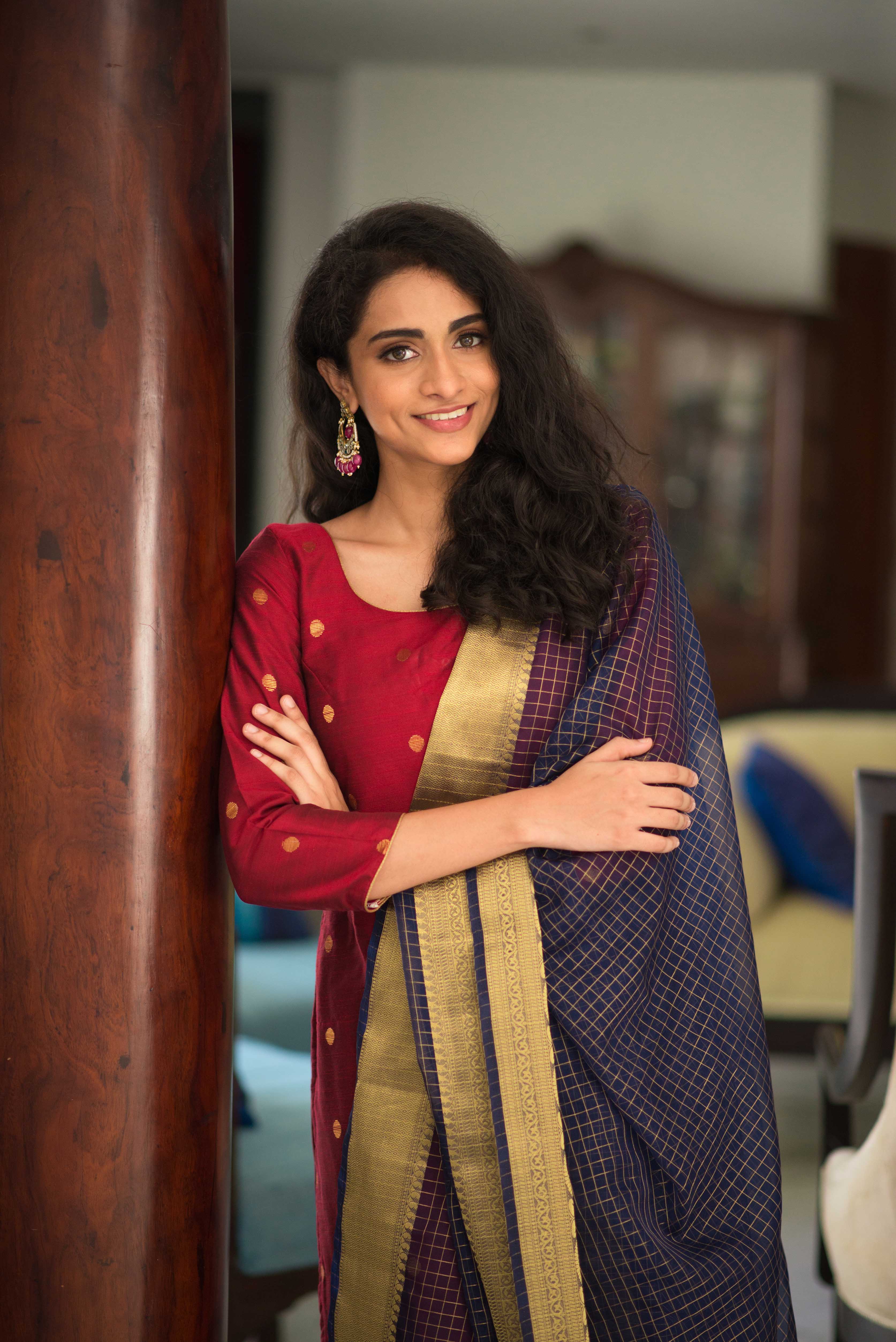 Haasna Red Unstitched Set of Top and Dupatta