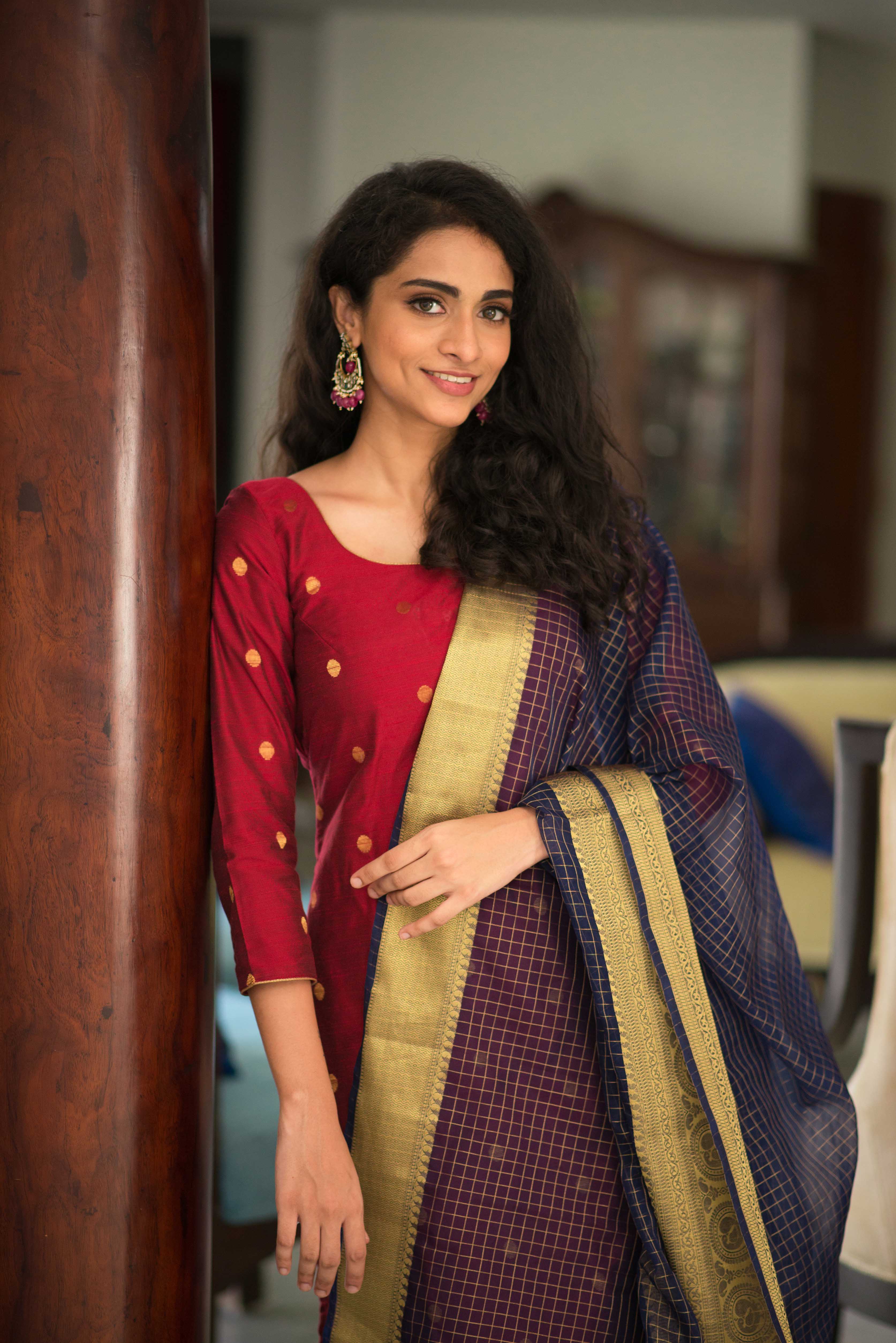 Haasna Red Unstitched Set of Top and Dupatta - Image 5