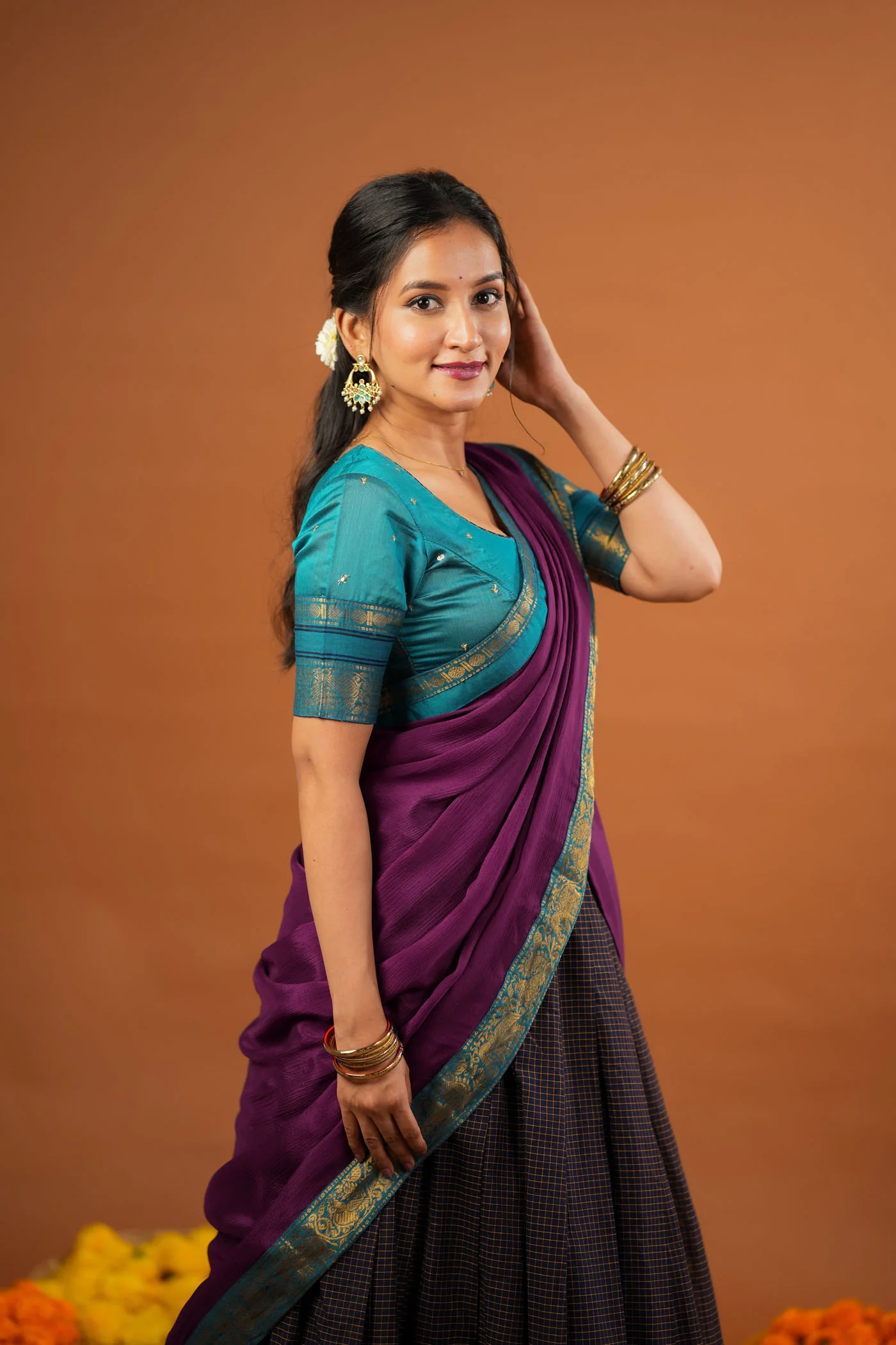 IMD - Ruhika Navy Handwoven Half Saree Set - Image 5