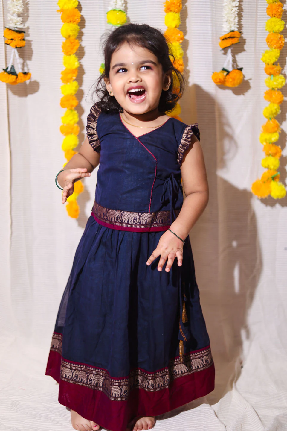 IMD - Swapna Navy Blue Mini - Image 4