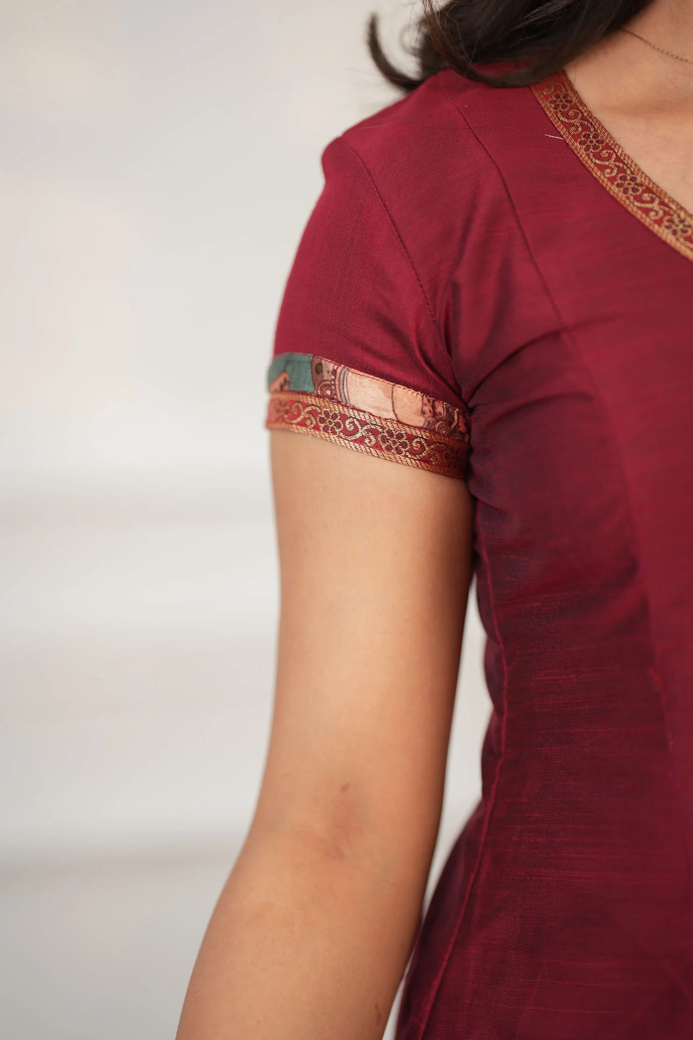 Indra Maroon Kurti Set (Set of 3) - Image 12