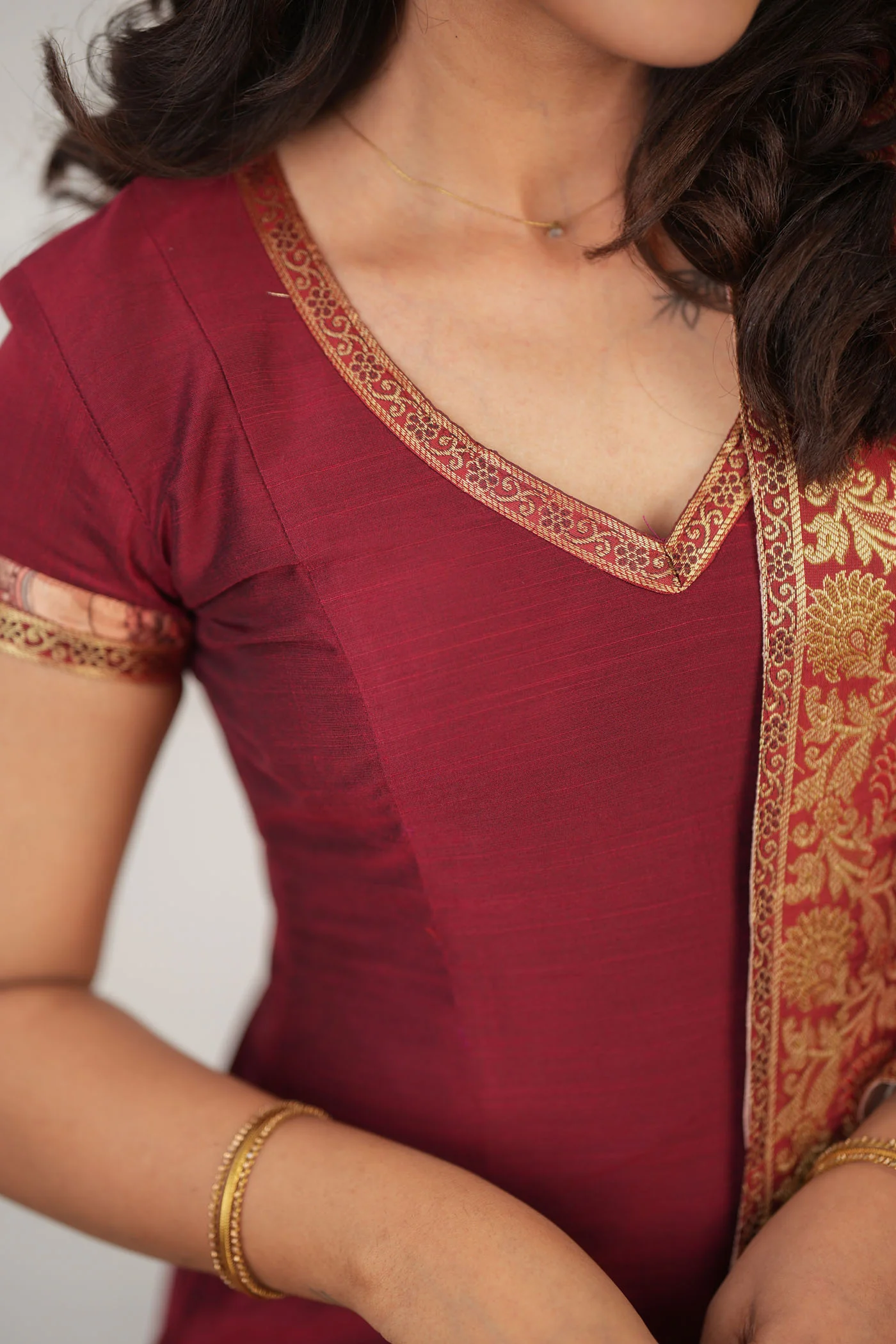 Indra Maroon Kurti Set (Set of 3) - Image 13