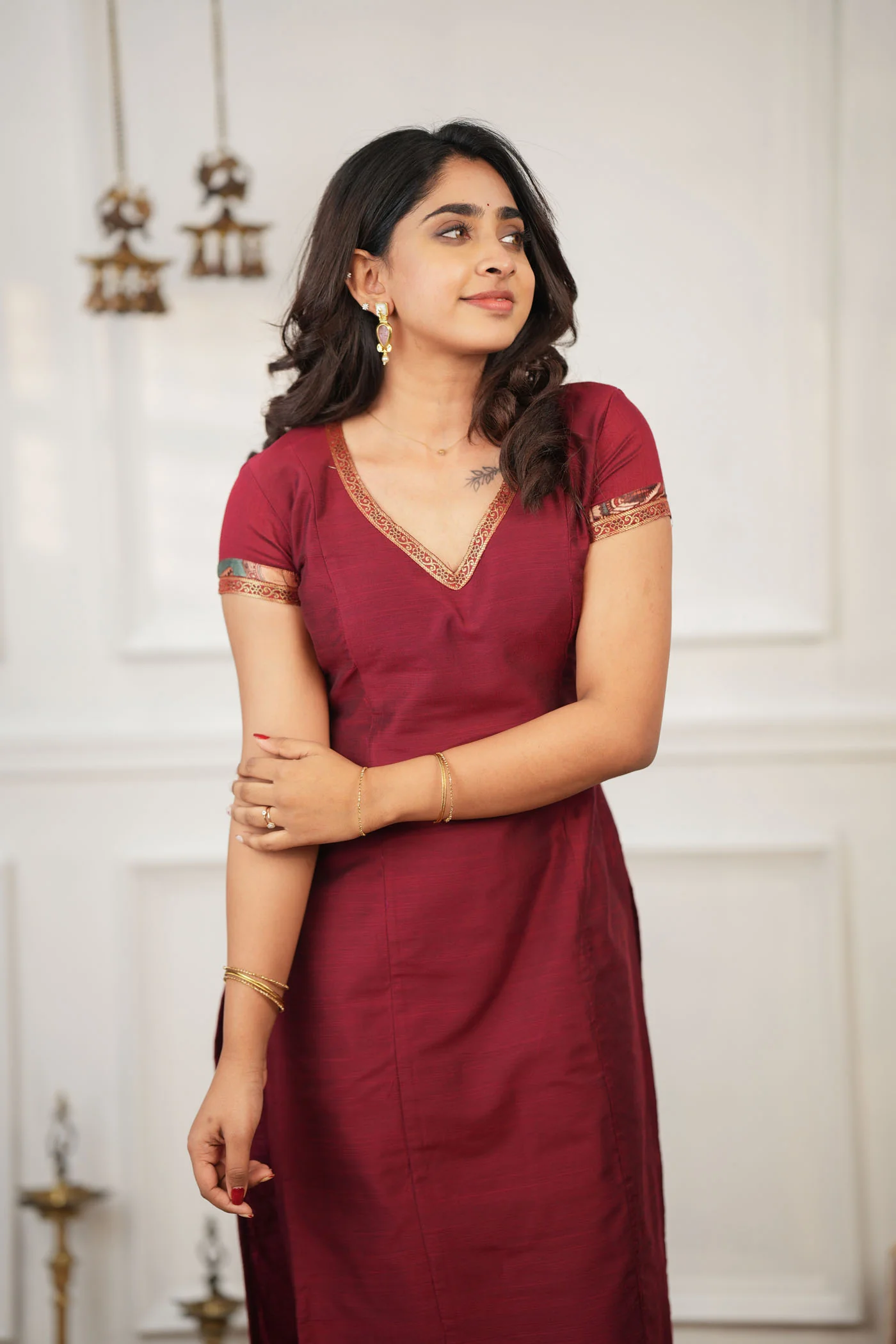 Indra Maroon Kurti Set (Set of 3) - Image 8