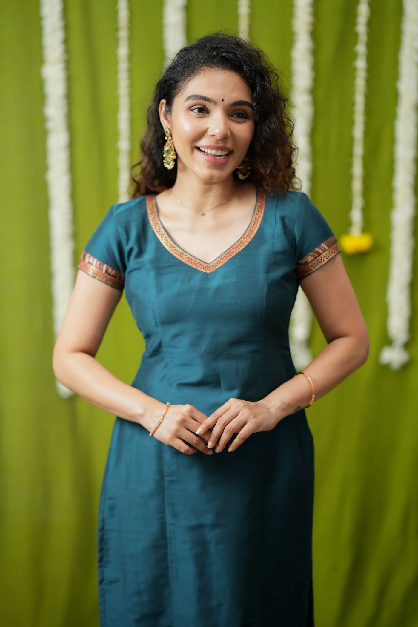 Indra Teal Kurti Set (Set of 3) - Image 17