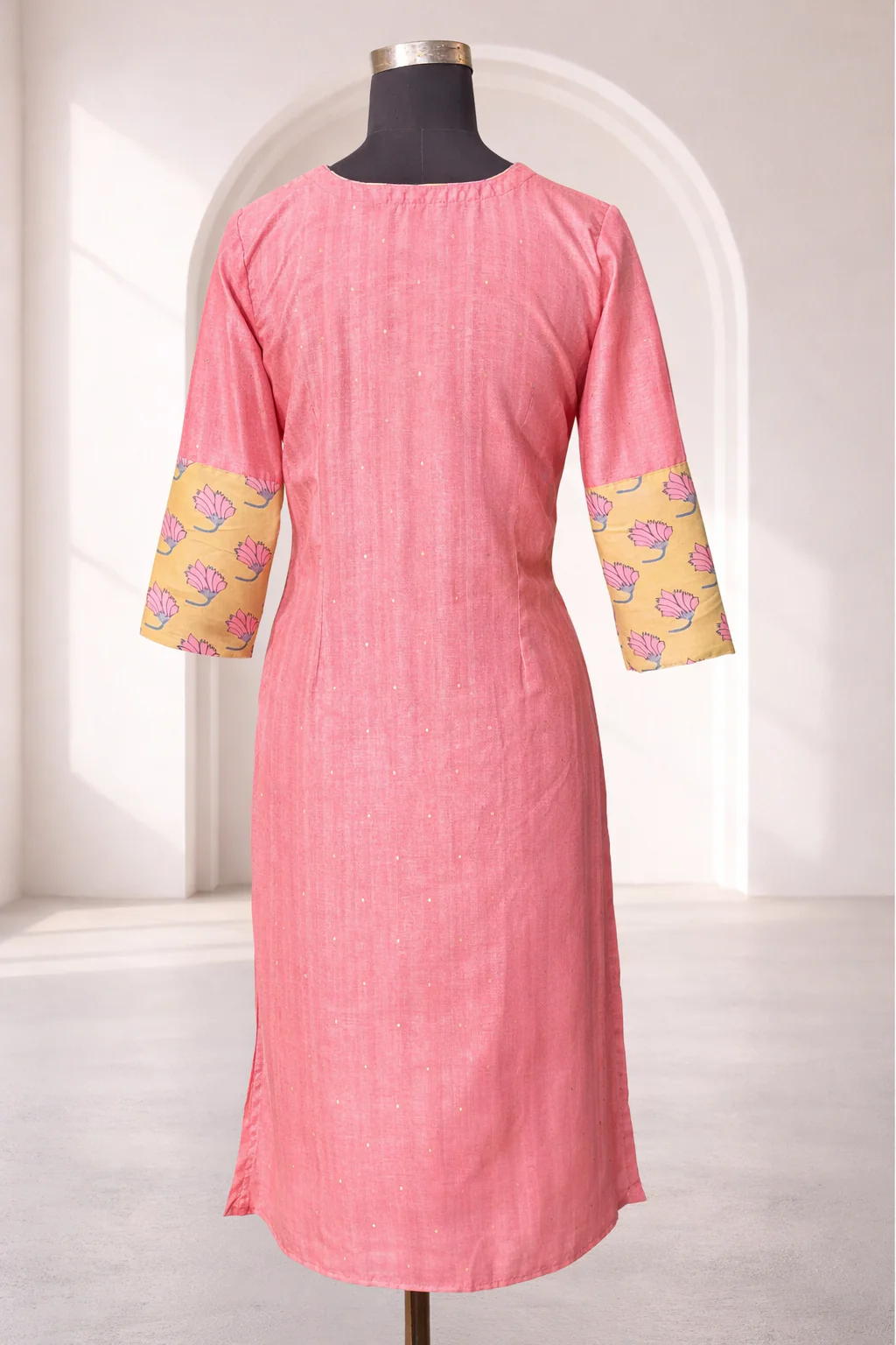 Kuzhali Pink Kurti - Image 3