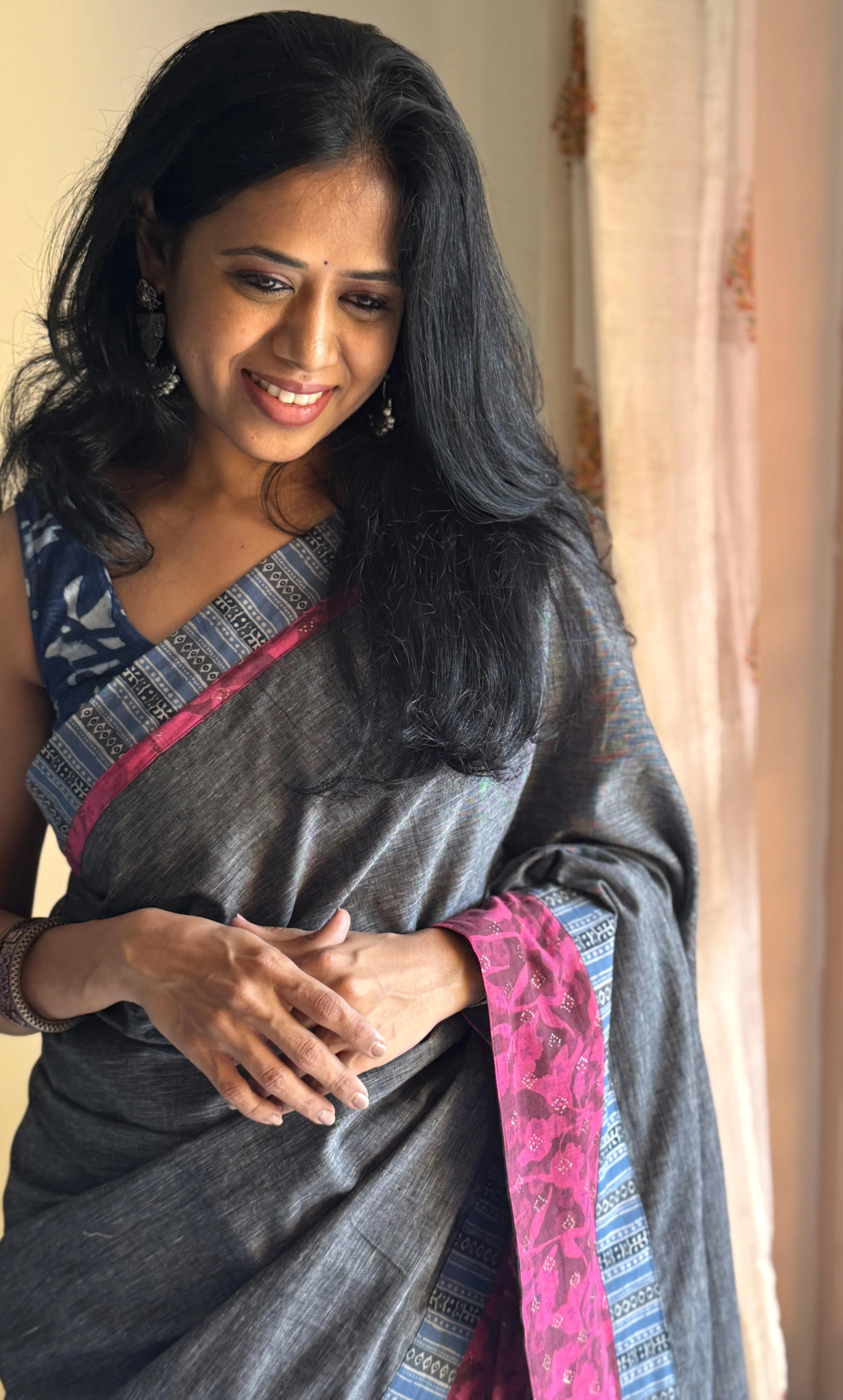 Leela - Grey with Magenta - Image 9