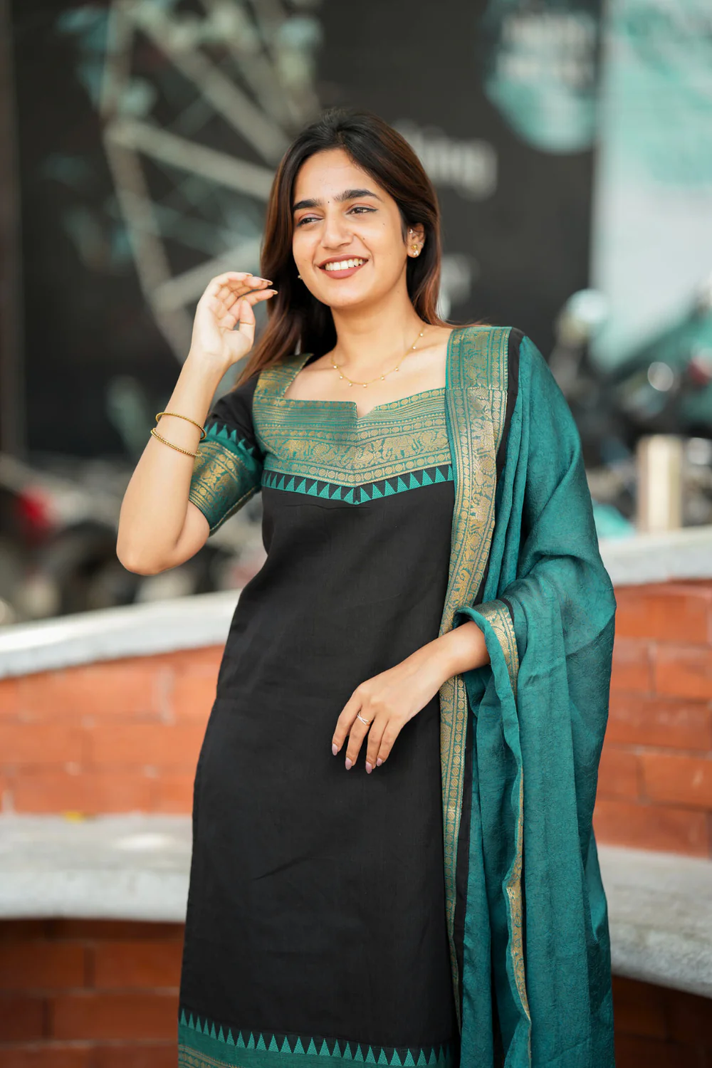 Maanvi Black Kurti Set (Set of 2 ) - Image 4