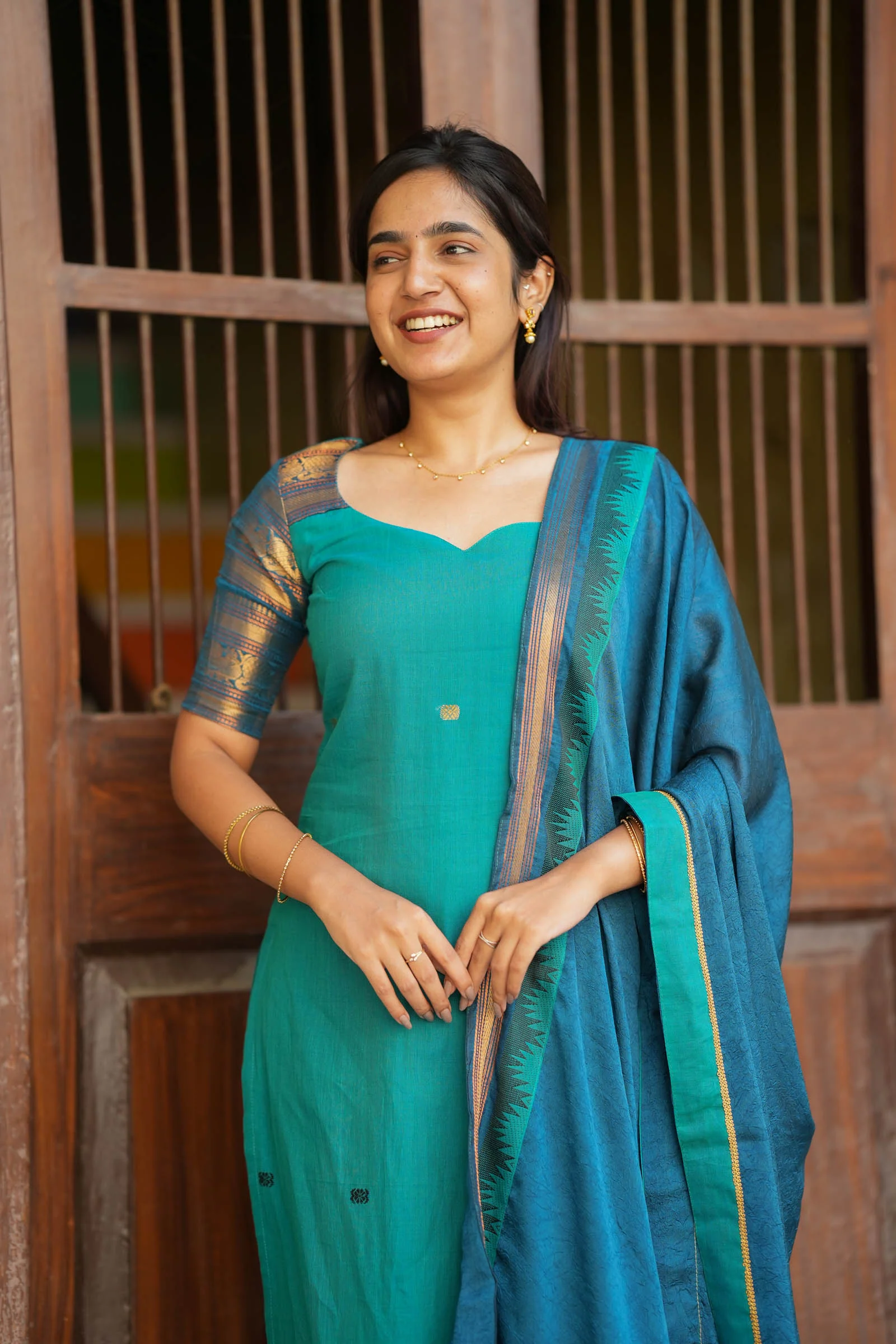 Madhuri Blue Kurti Set (Set of 2) - Image 5