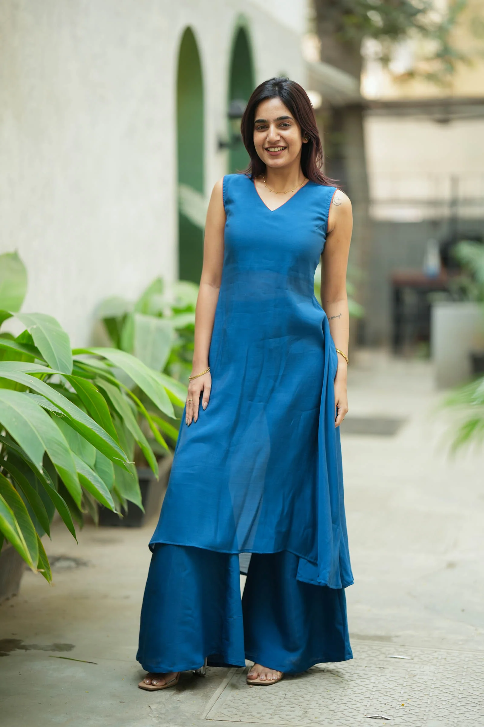Nandhitha Teal Kurta Set ( Set of 2) - Image 5