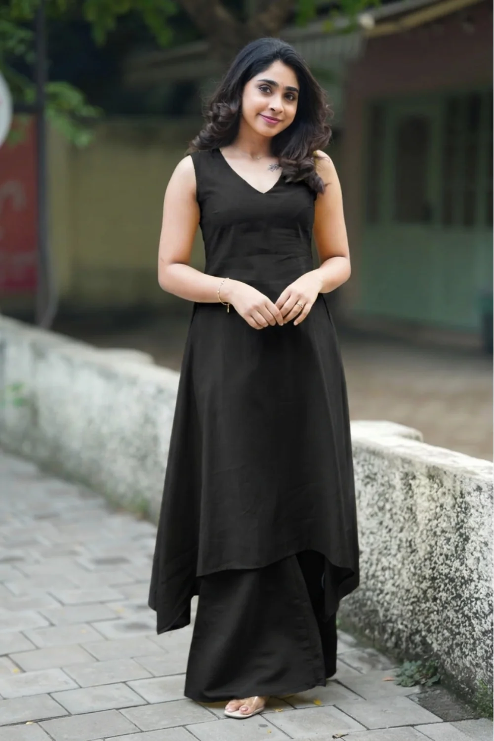 Nandhitha Black Kurta Set ( Set of 2) - Image 2