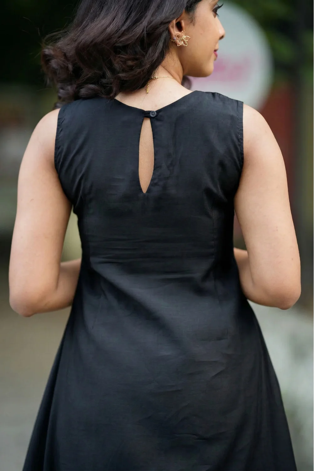 Nandhitha Black Kurta Set ( Set of 2) - Image 5