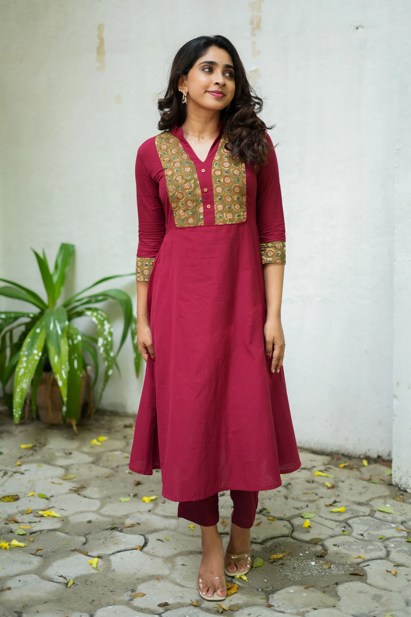 Pranazhini Maroon Kurta Set (Set of 2) - Image 5