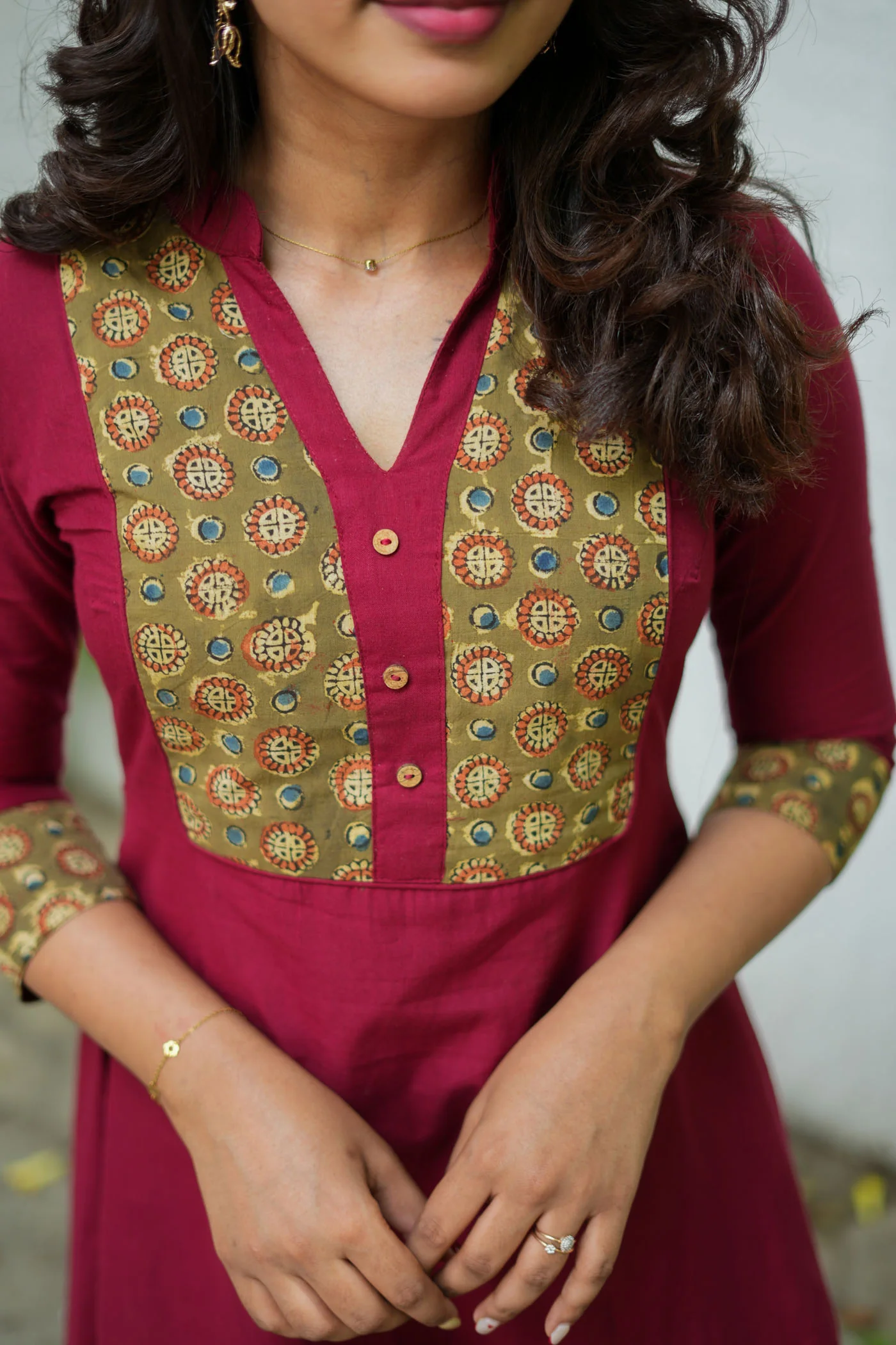 Pranazhini Maroon Kurta Set (Set of 2) - Image 6