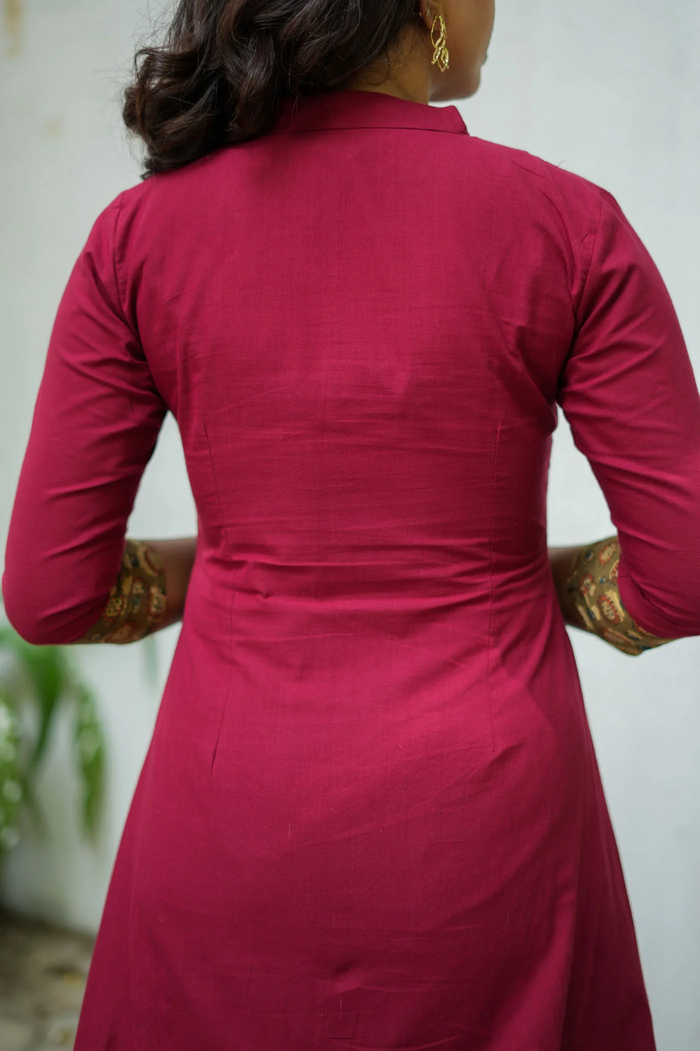 Pranazhini Maroon Kurta Set (Set of 2) - Image 8
