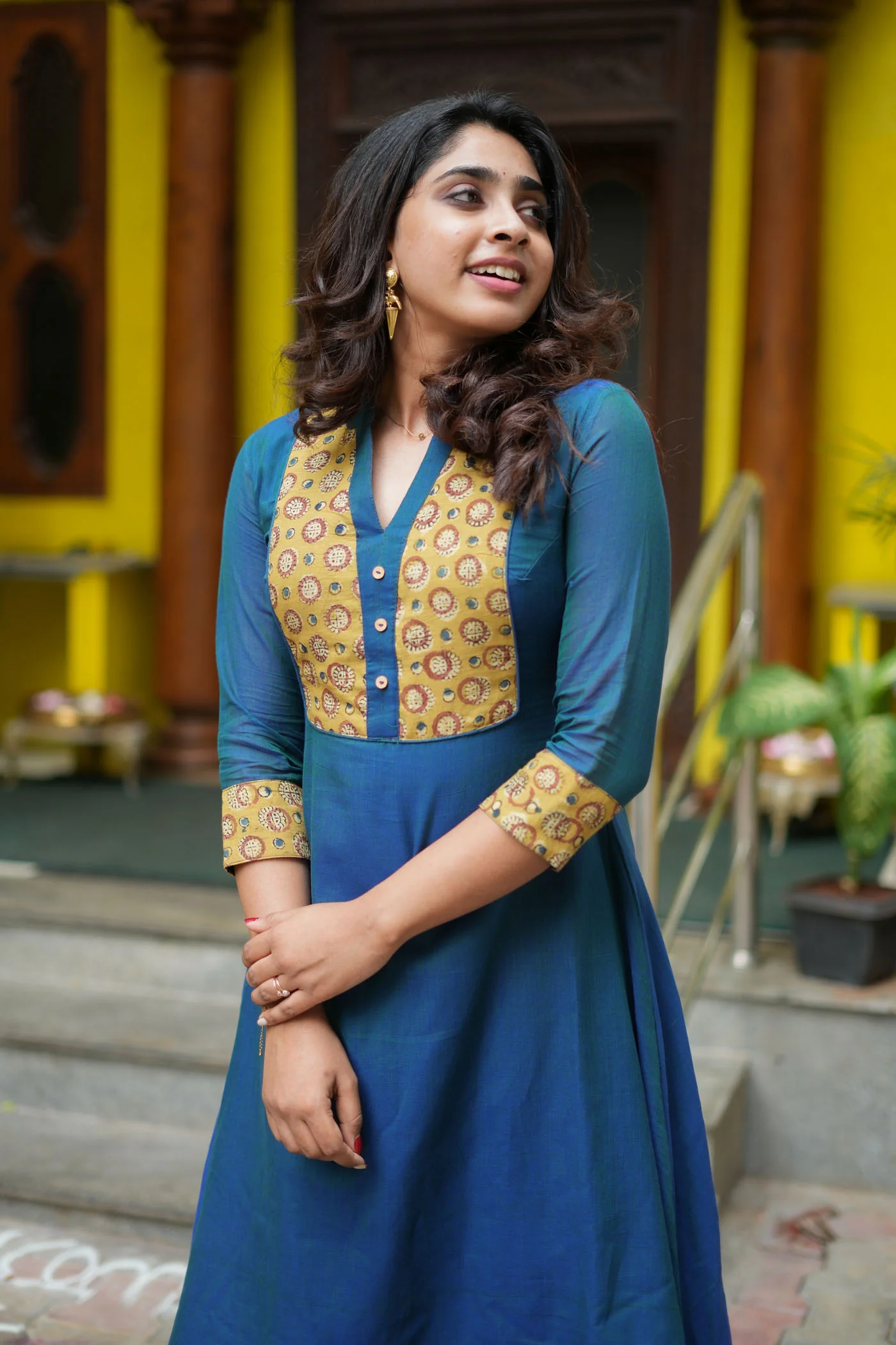 Pranazhini Teal Kurta Set (Set of 2) - Image 2