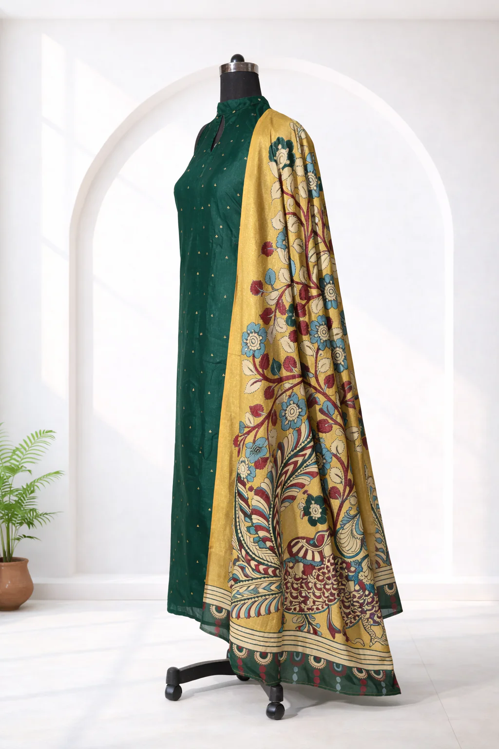 Shalini Green Kurti With Dupatta - Image 3