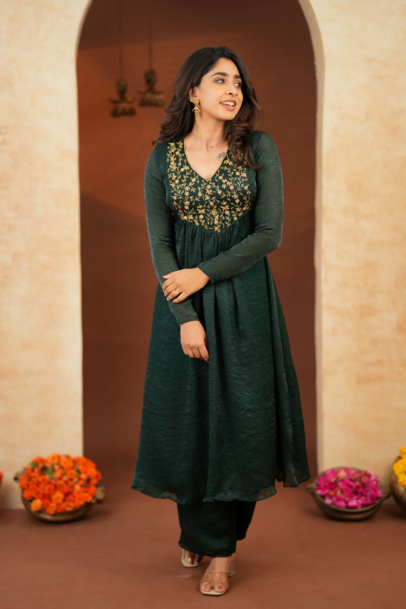 Upasanna Bottle Green Kurta Set (Set of 2) - Image 2