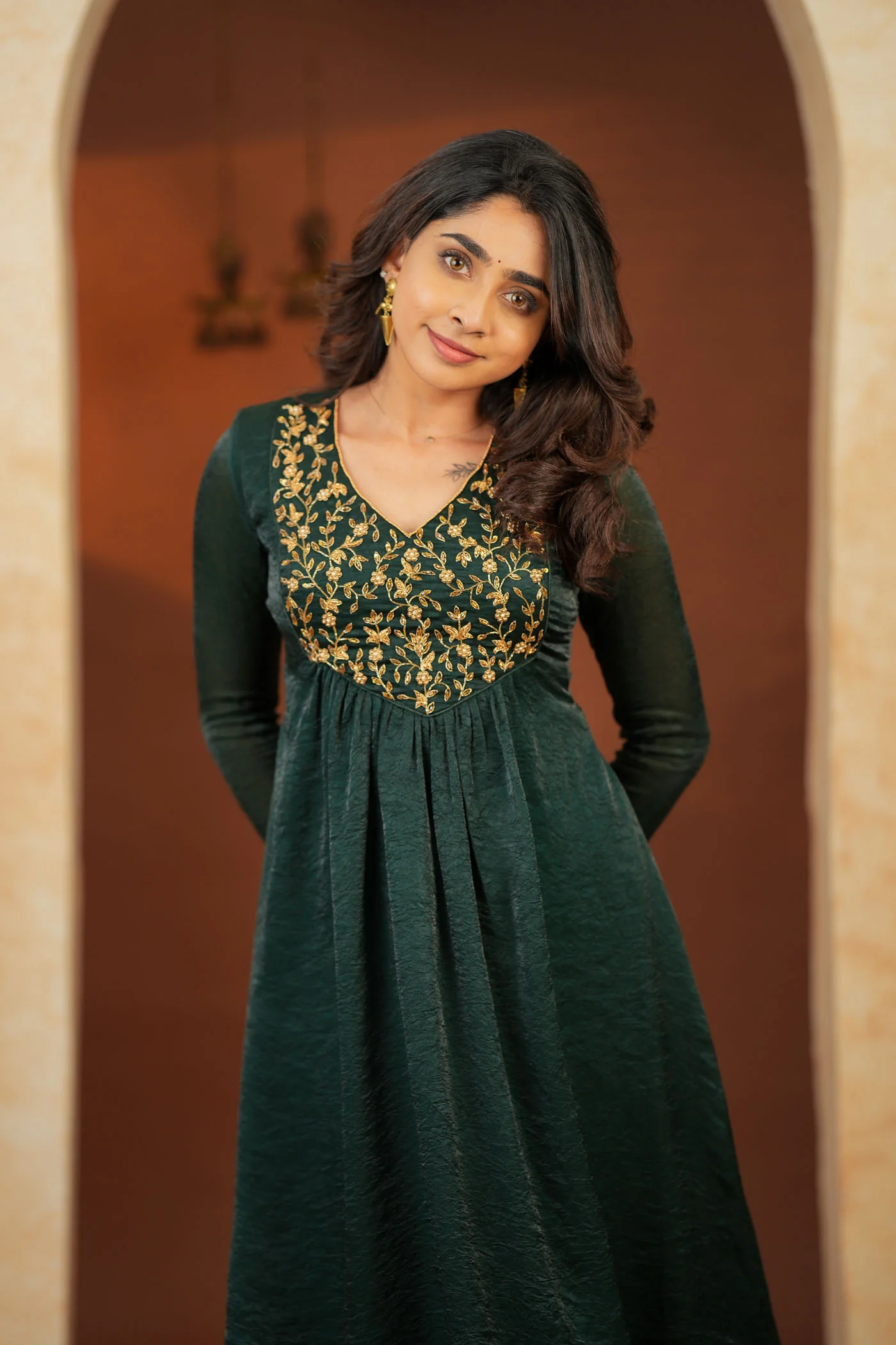 Upasanna Bottle Green Kurta Set (Set of 2) - Image 7