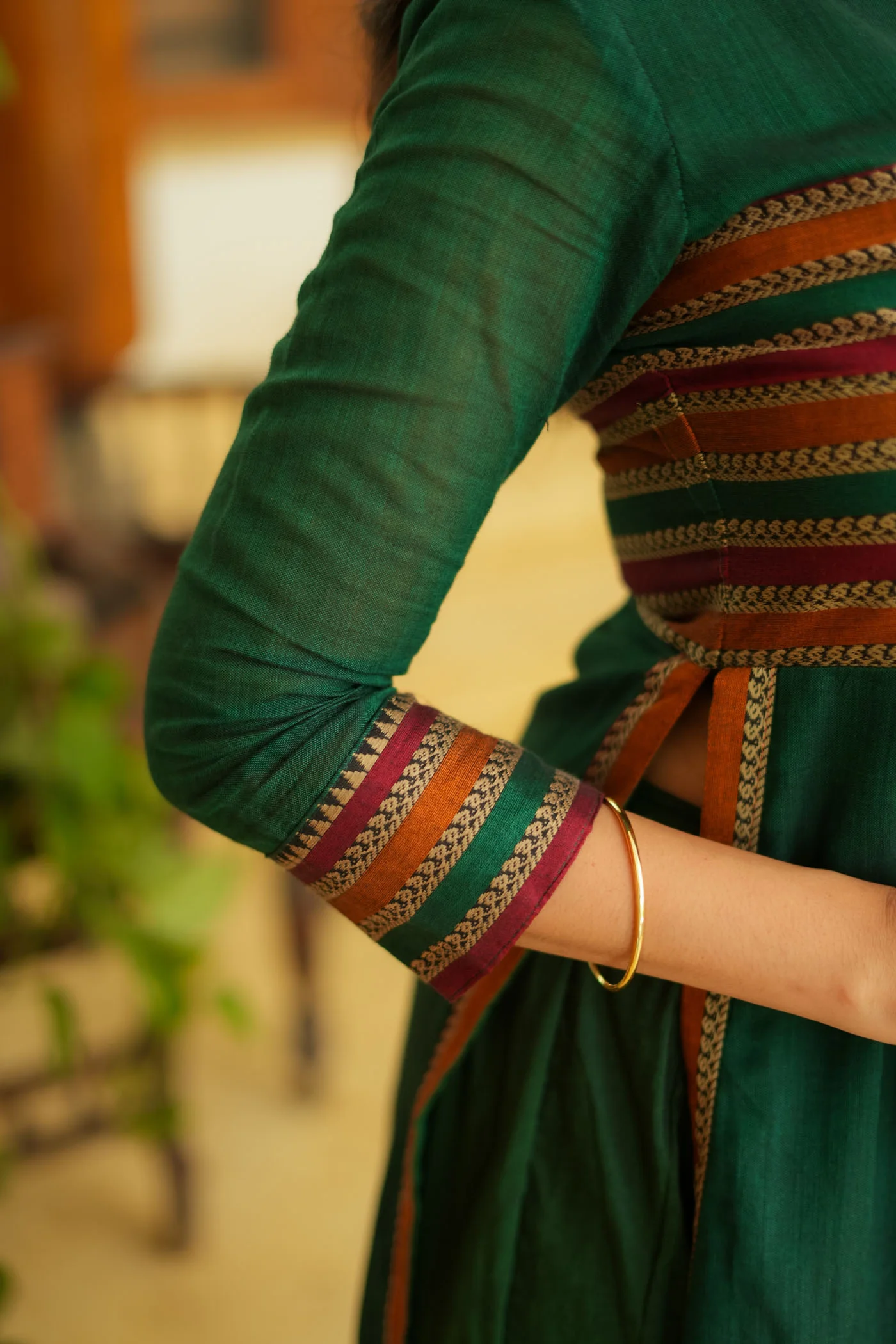 Vanika Green Handloom Kurta Set - Image 10
