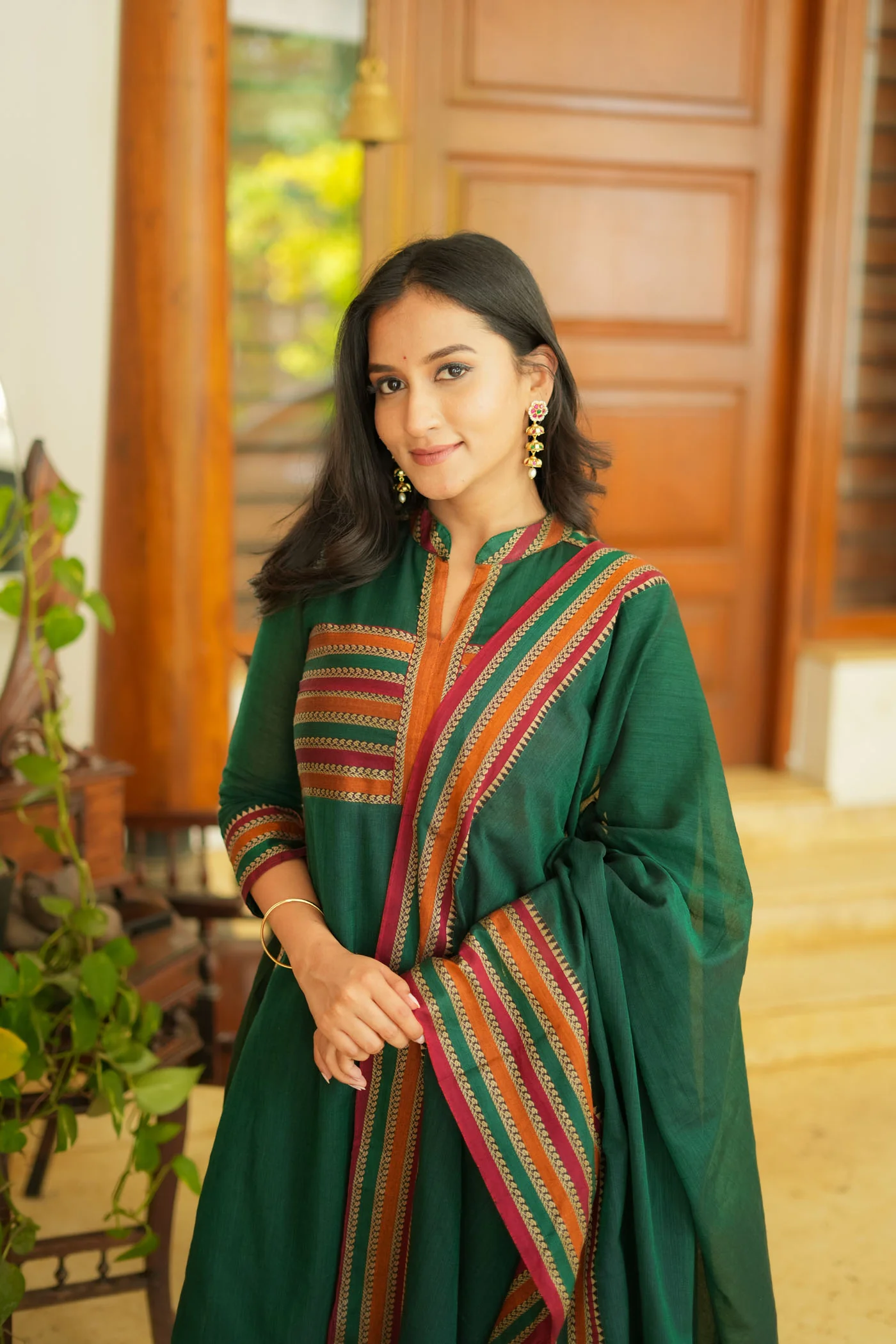 Vanika Green Handloom Kurta Set - Image 7