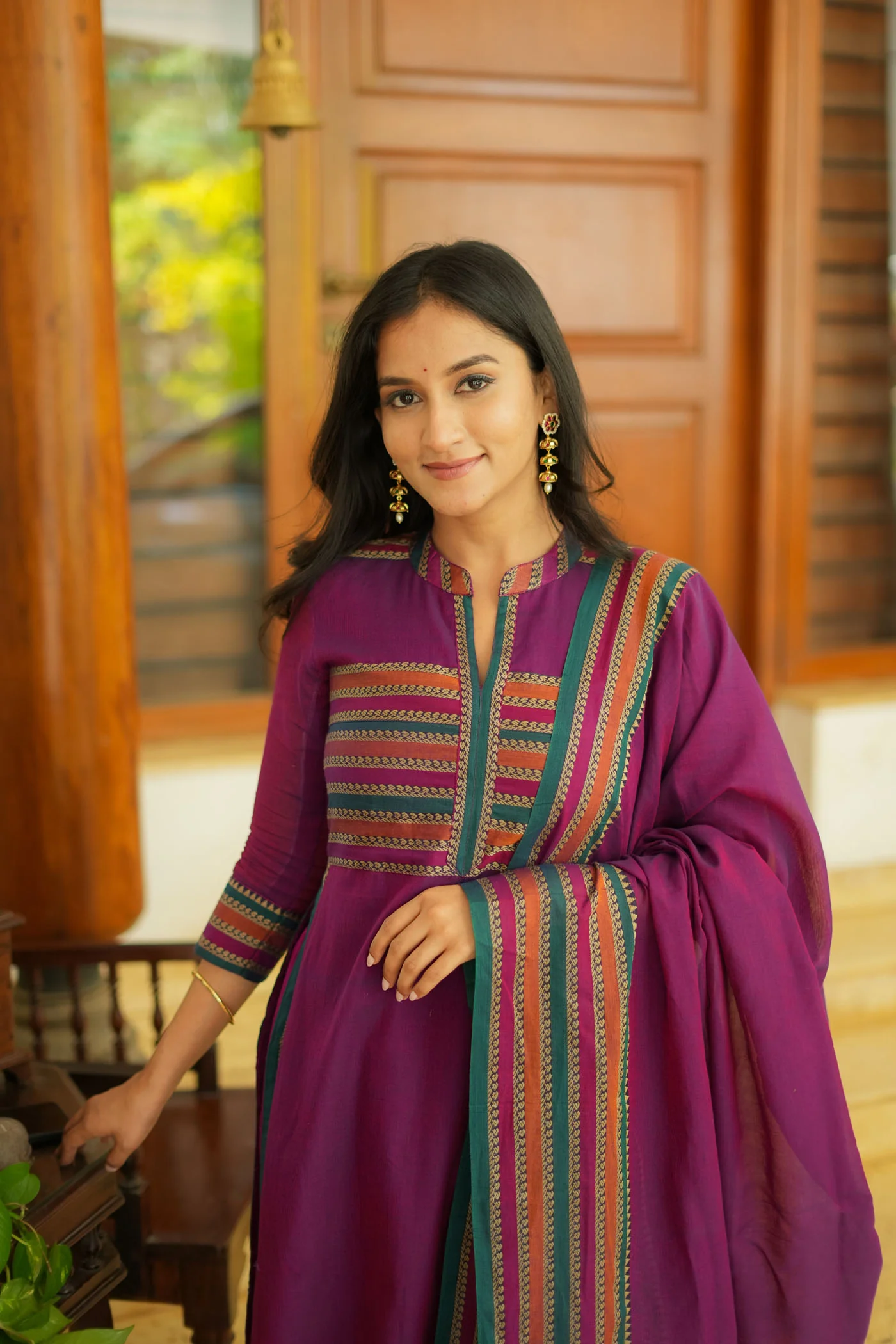 Vanika Magenta Handloom Kurta Set - Image 3