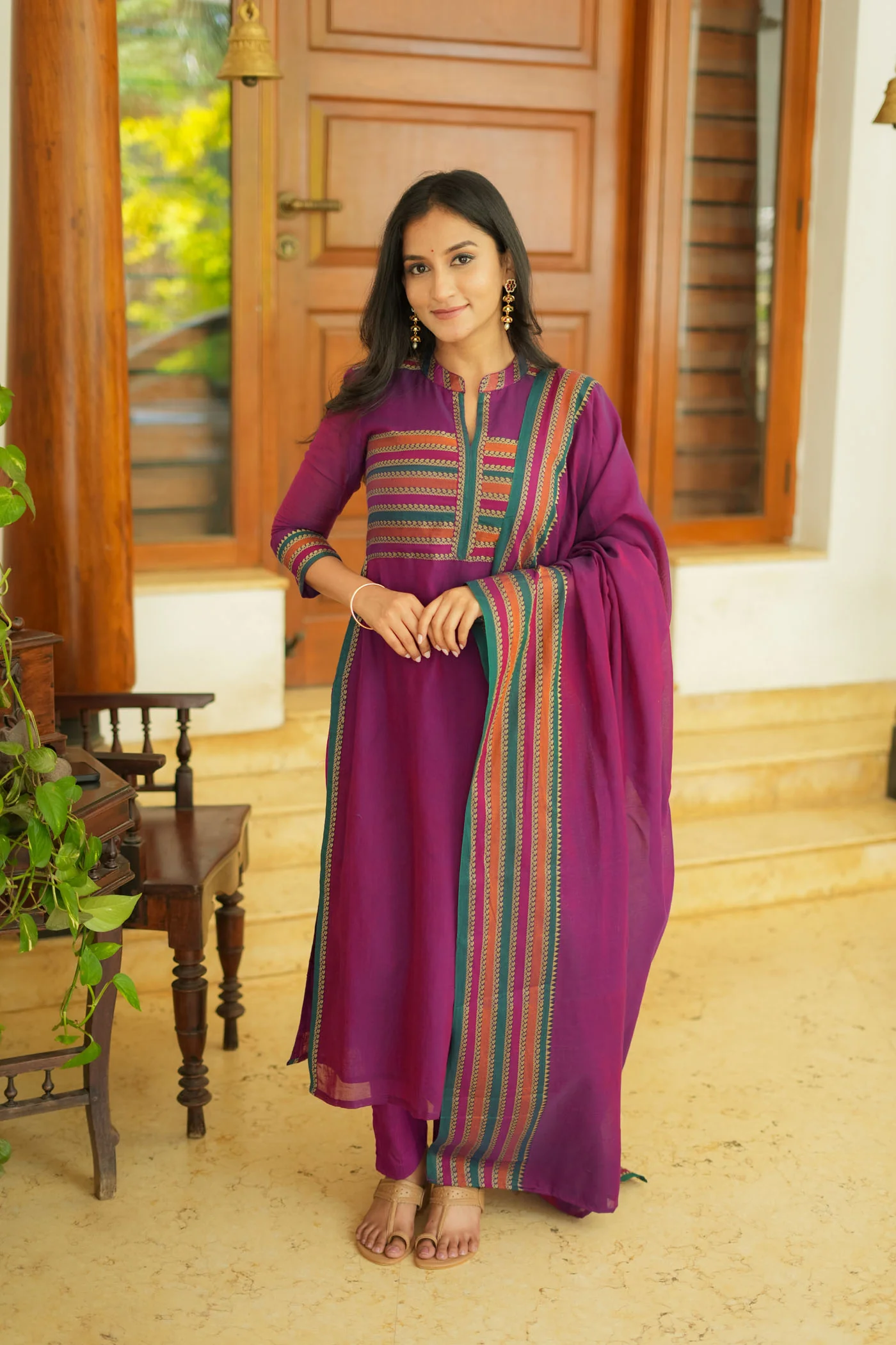 Vanika Magenta Handloom Kurta Set - Image 4