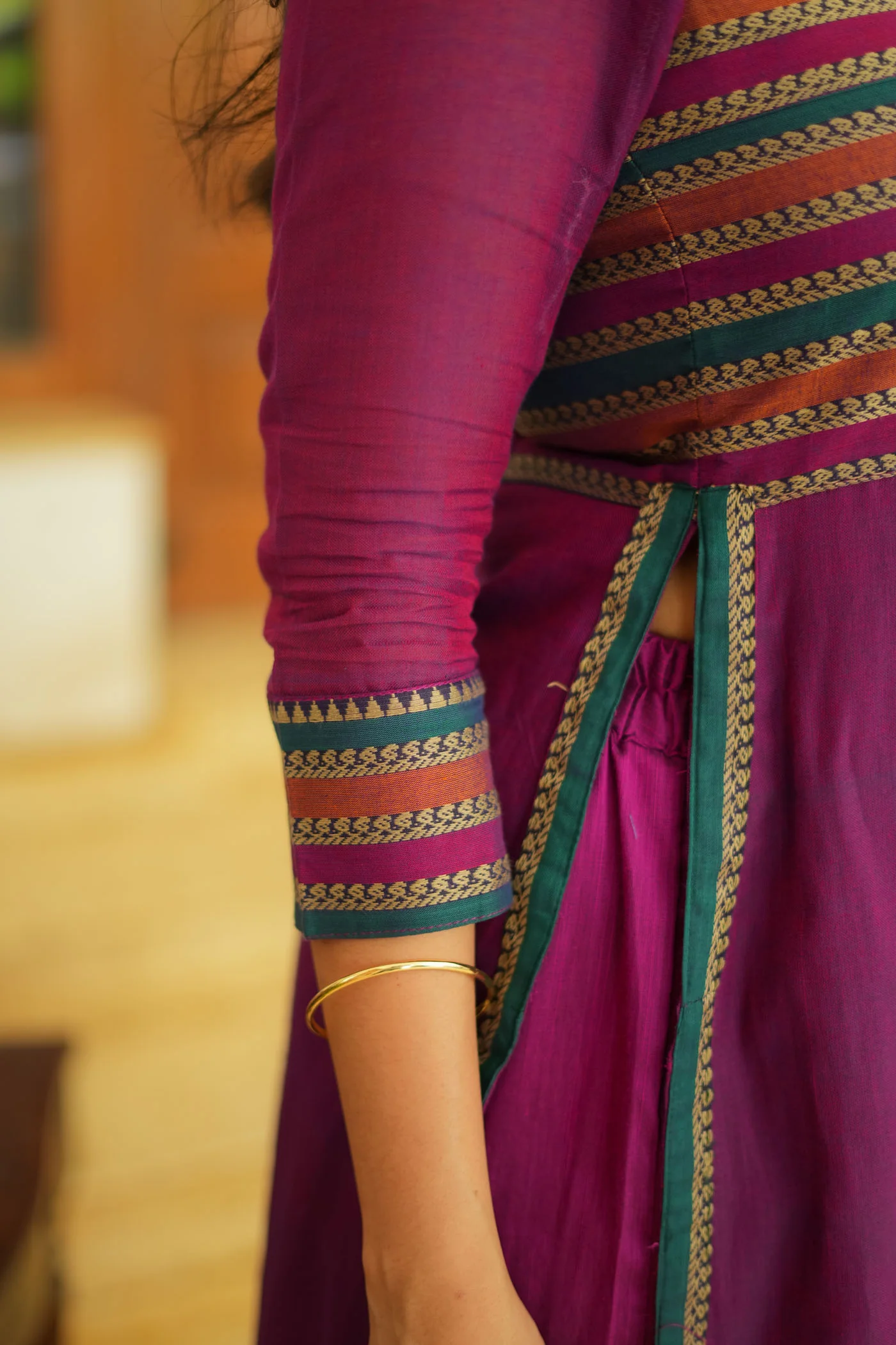 Vanika Magenta Handloom Kurta Set - Image 8