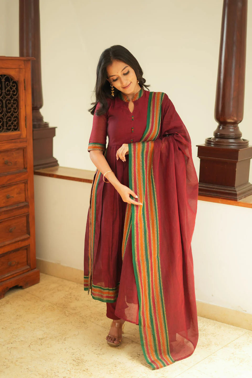 Yashika Maroon Handloom Cotton Kurta Set - Image 4