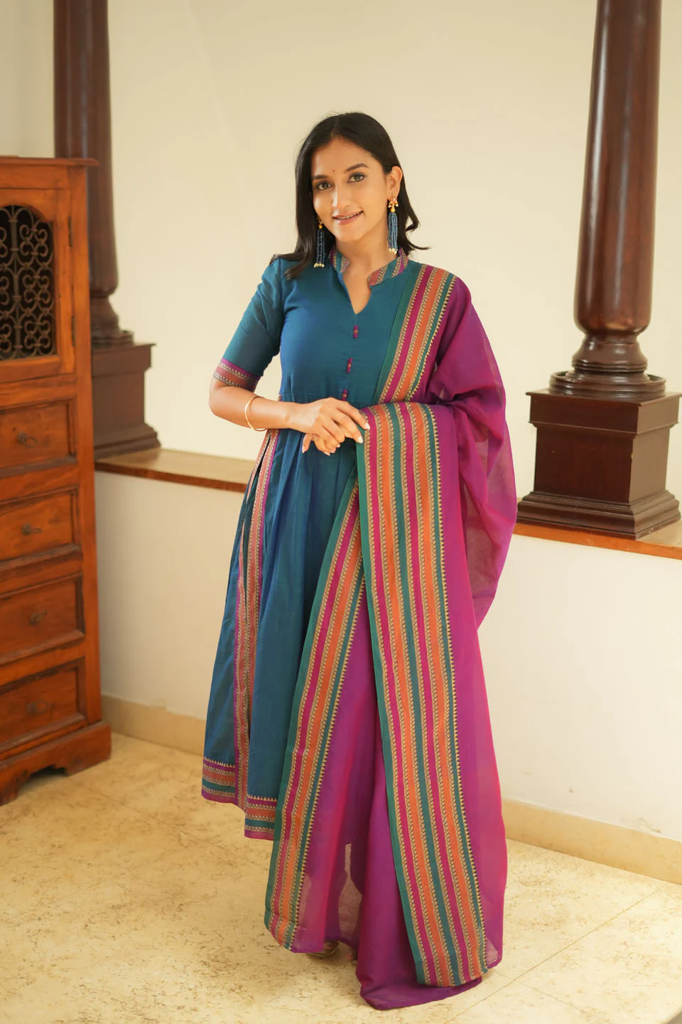 Yashika Teal with Magenta Handloom Cotton Kurta Set - Image 3